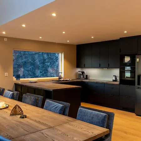 Semesterbostad Eksklusiv Rorbu - Havblikk 2 - Batutleie Bekkjarvik